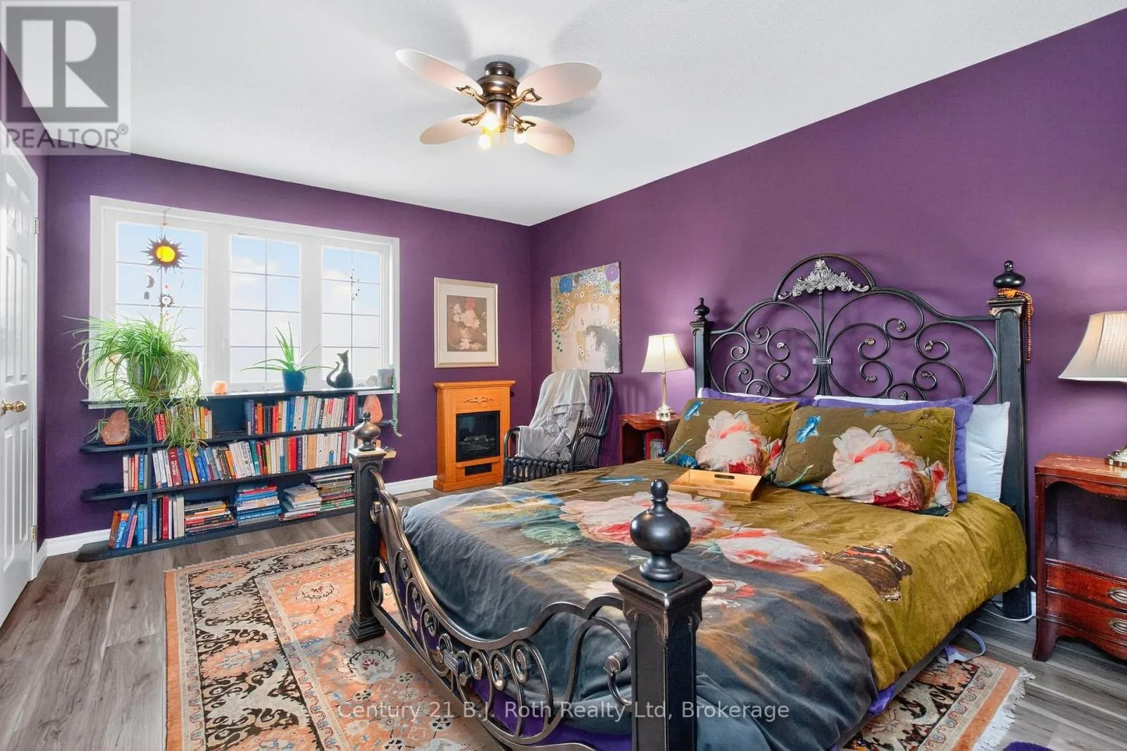 156 SOUTHWINDS CRESCENT