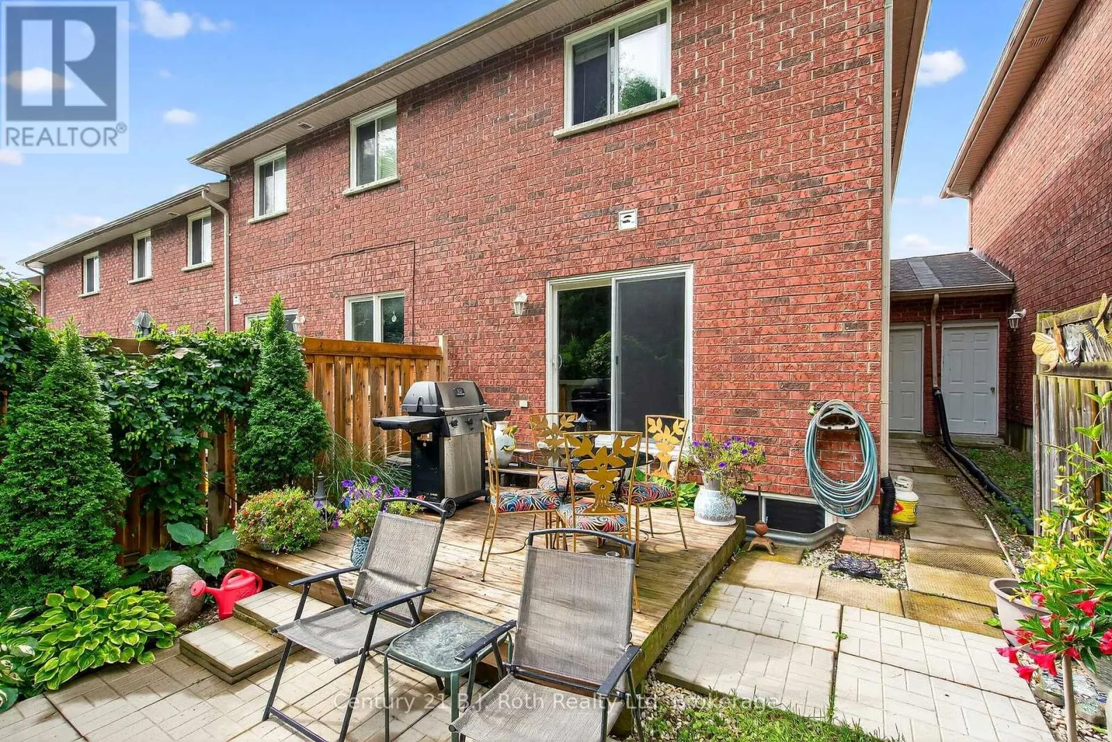 156 SOUTHWINDS CRESCENT