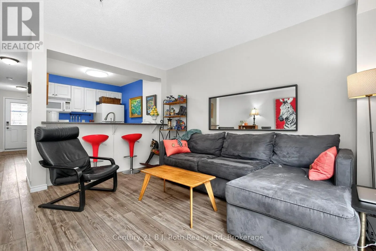 156 SOUTHWINDS CRESCENT