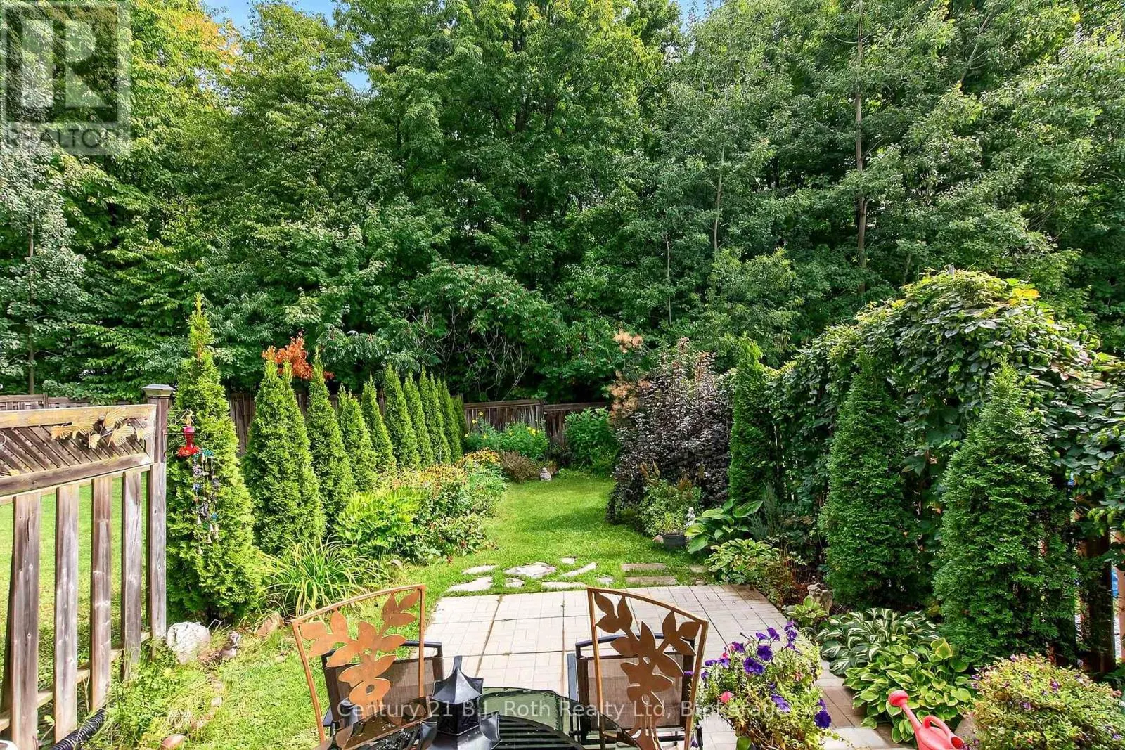 156 SOUTHWINDS CRESCENT