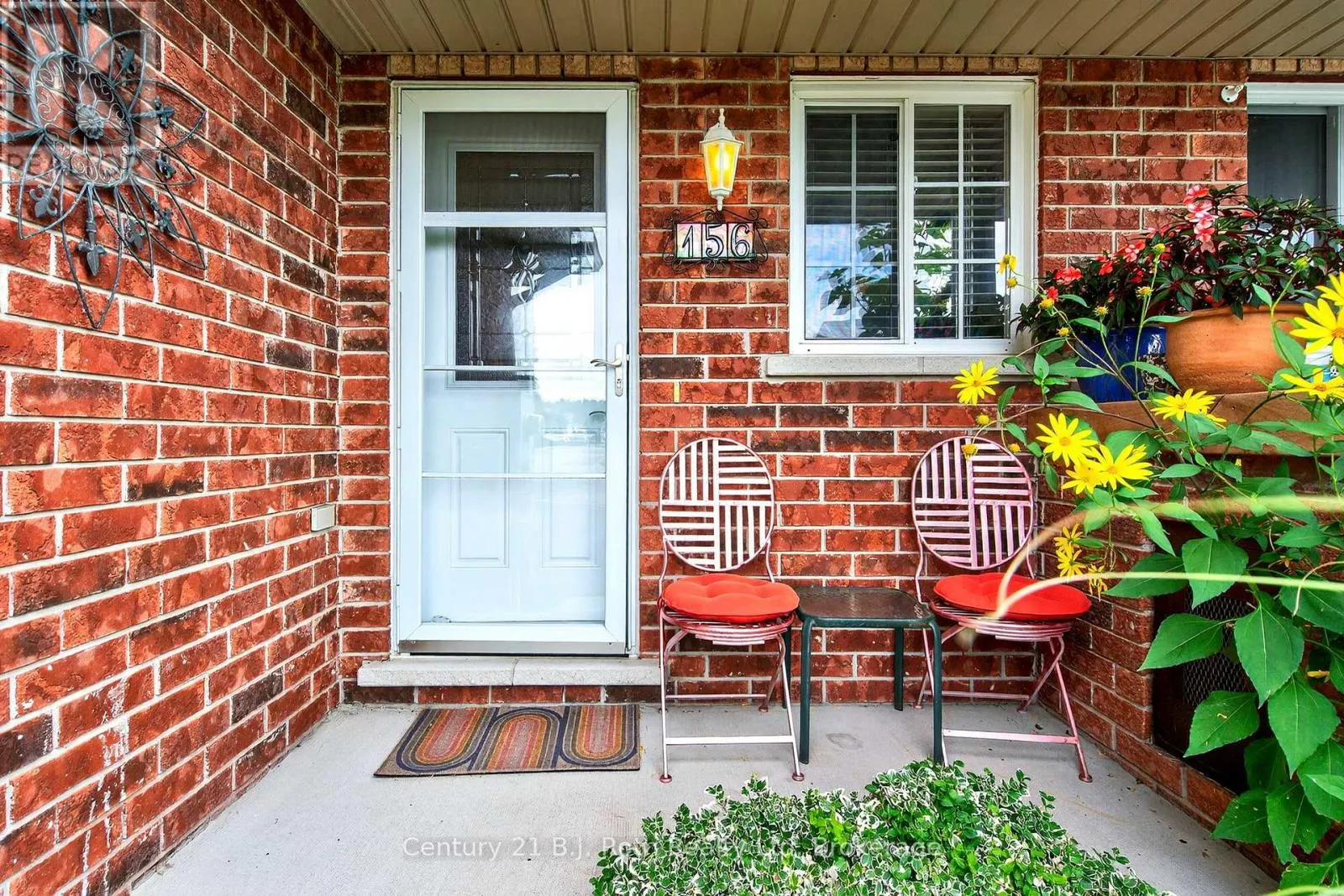 156 SOUTHWINDS CRESCENT