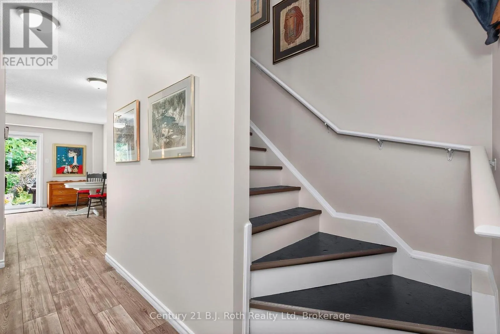156 SOUTHWINDS CRESCENT