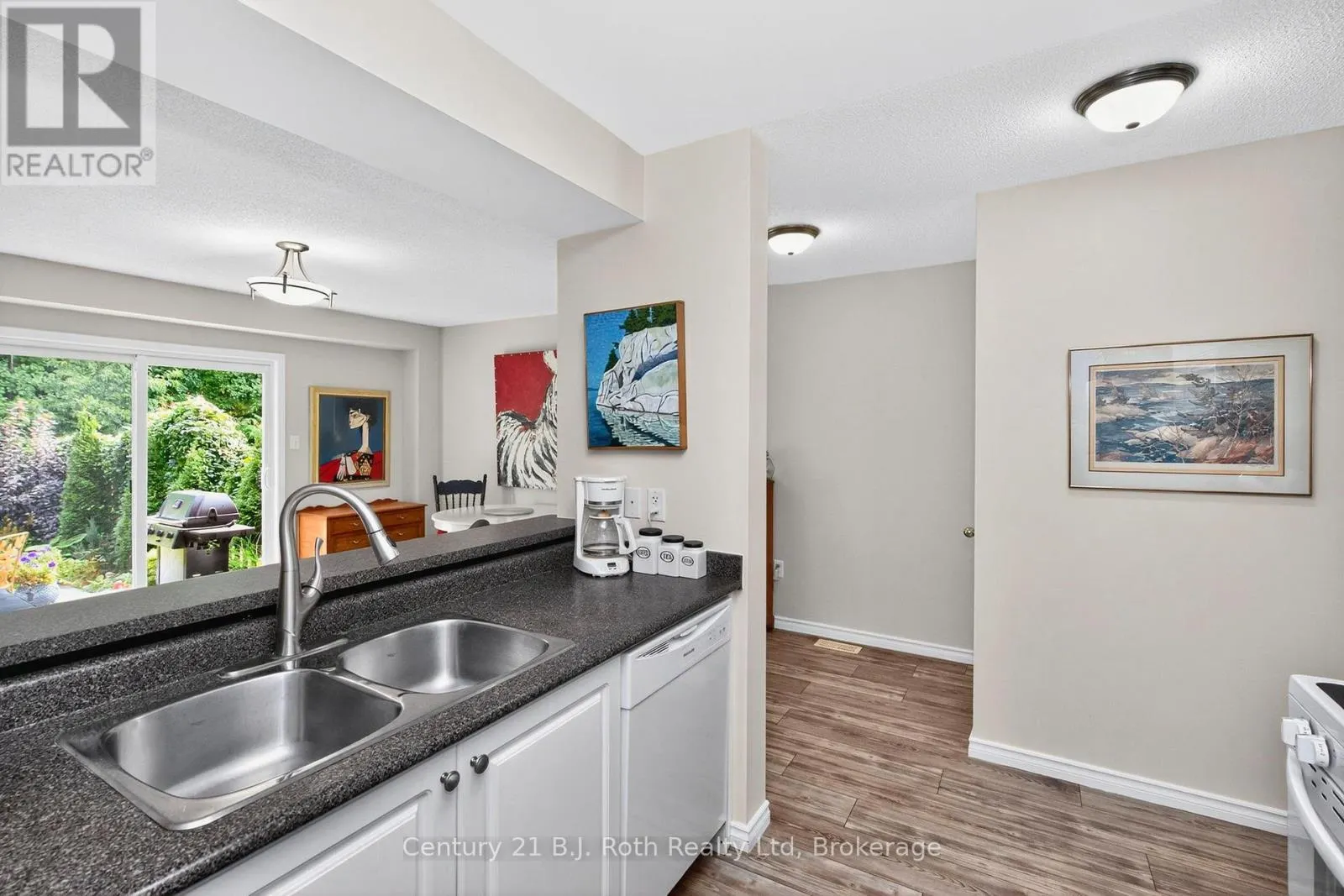 156 SOUTHWINDS CRESCENT