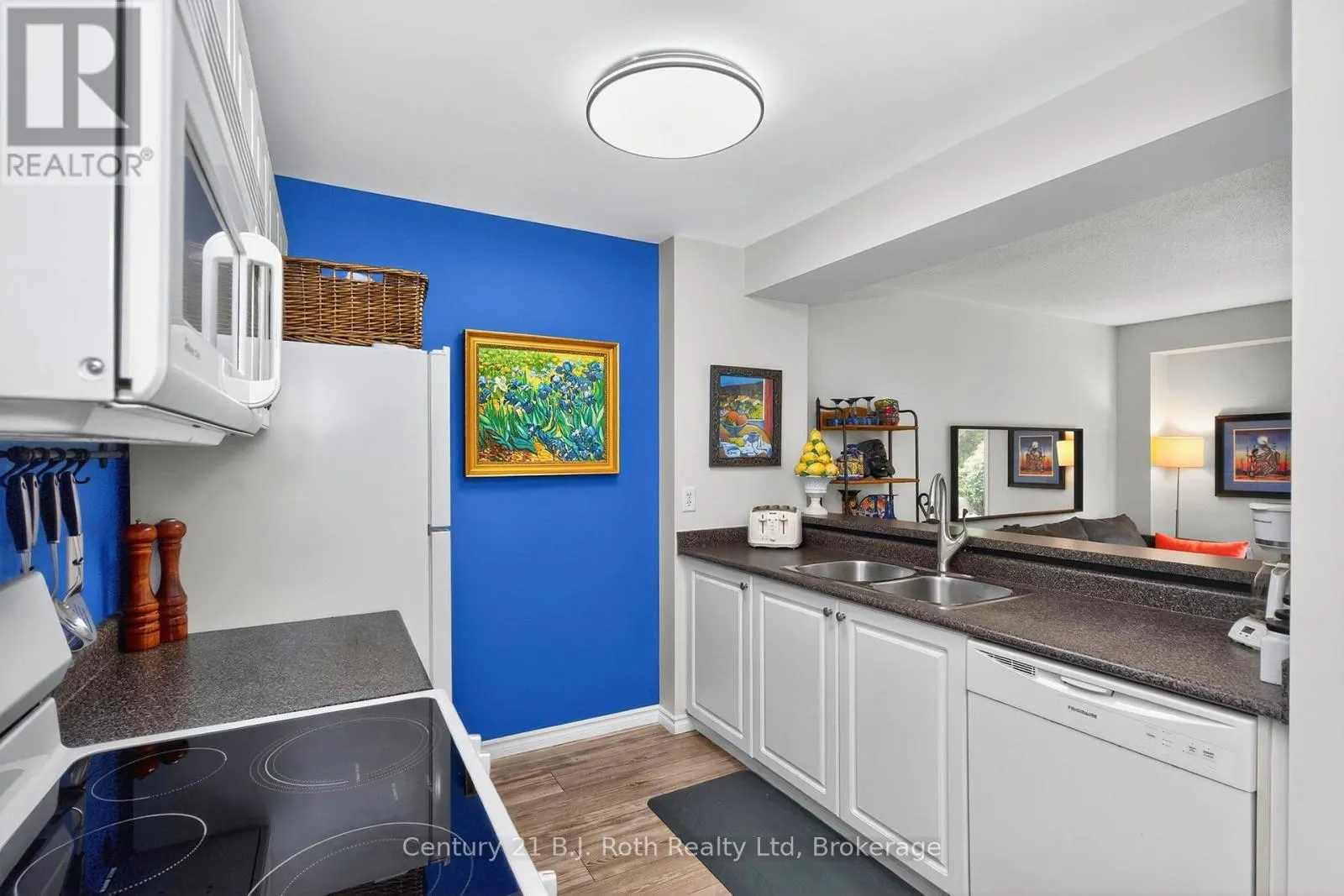 156 SOUTHWINDS CRESCENT