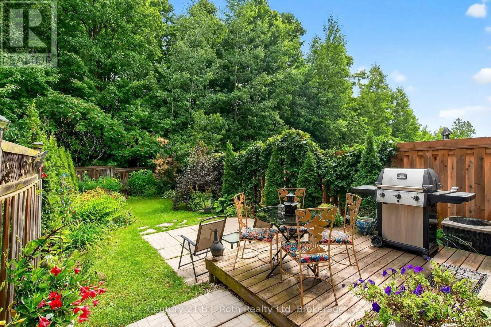 156 SOUTHWINDS CRESCENT