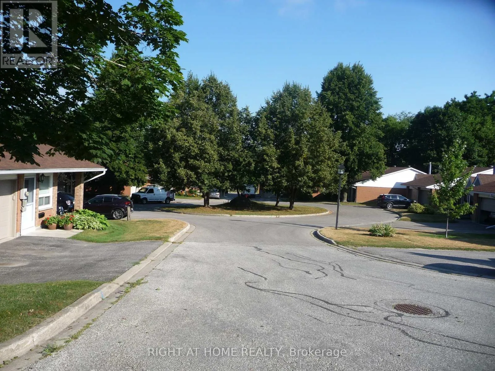 17 - 696 KING STREET