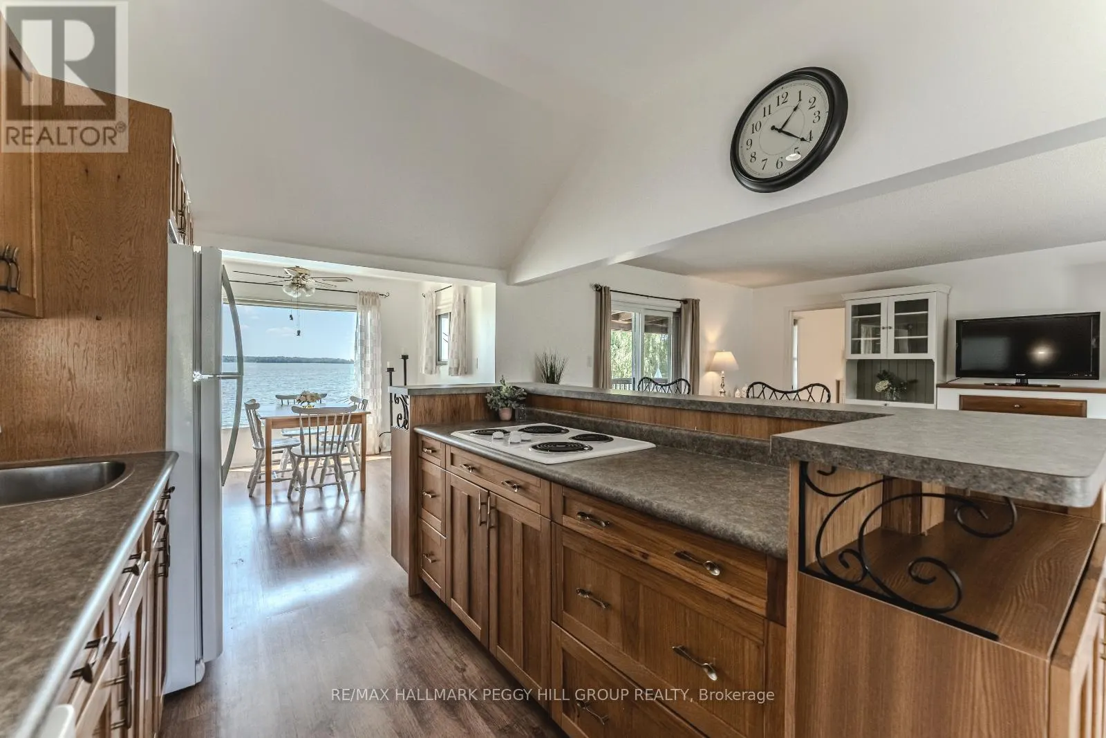 5580 PENETANGUISHENE ROAD