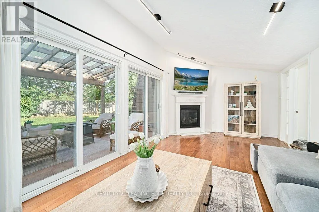25 EILEEN DRIVE