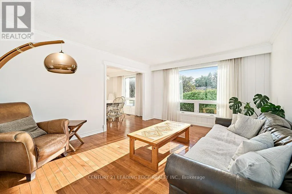 25 EILEEN DRIVE
