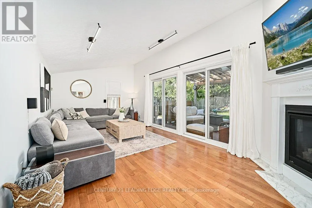 25 EILEEN DRIVE