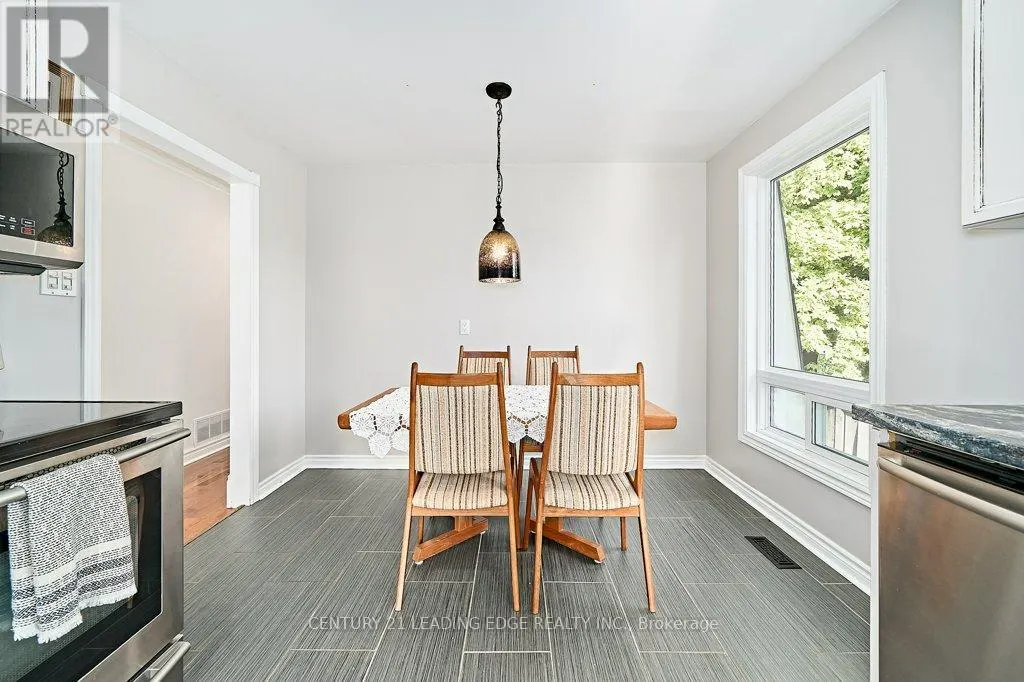 25 EILEEN DRIVE