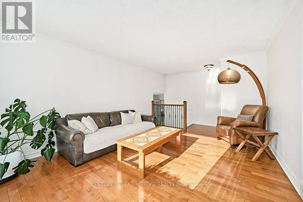 25 EILEEN DRIVE
