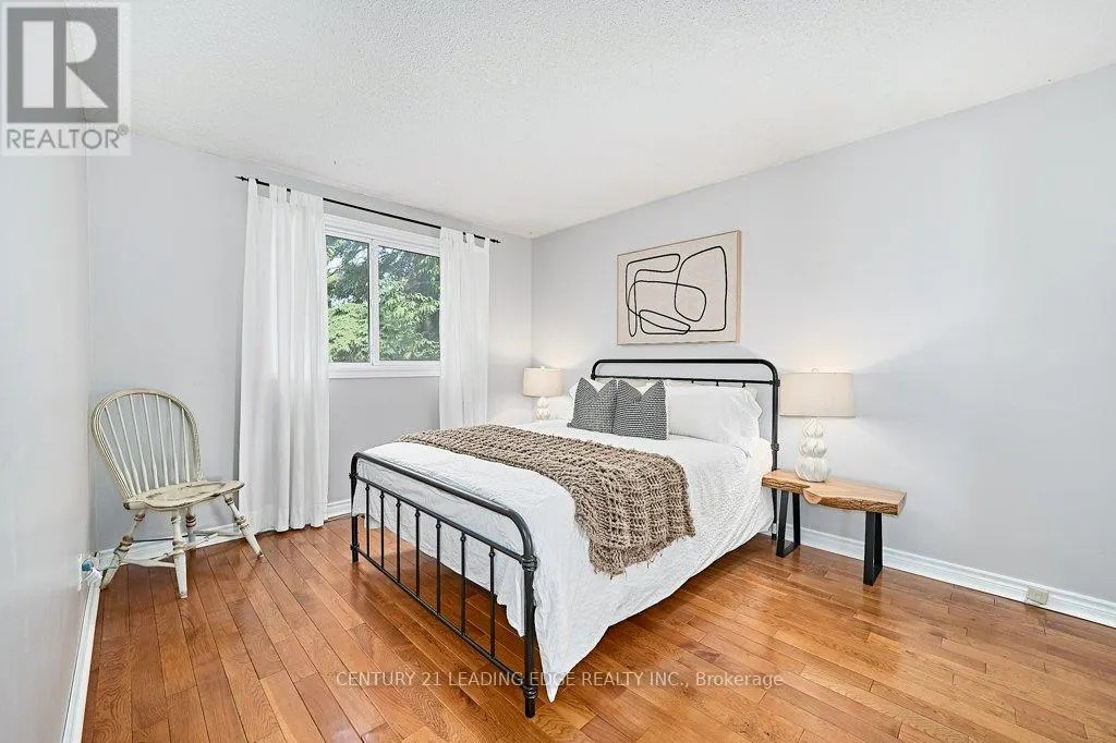 25 EILEEN DRIVE