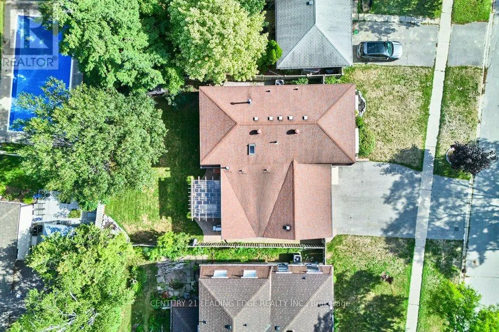 25 EILEEN DRIVE