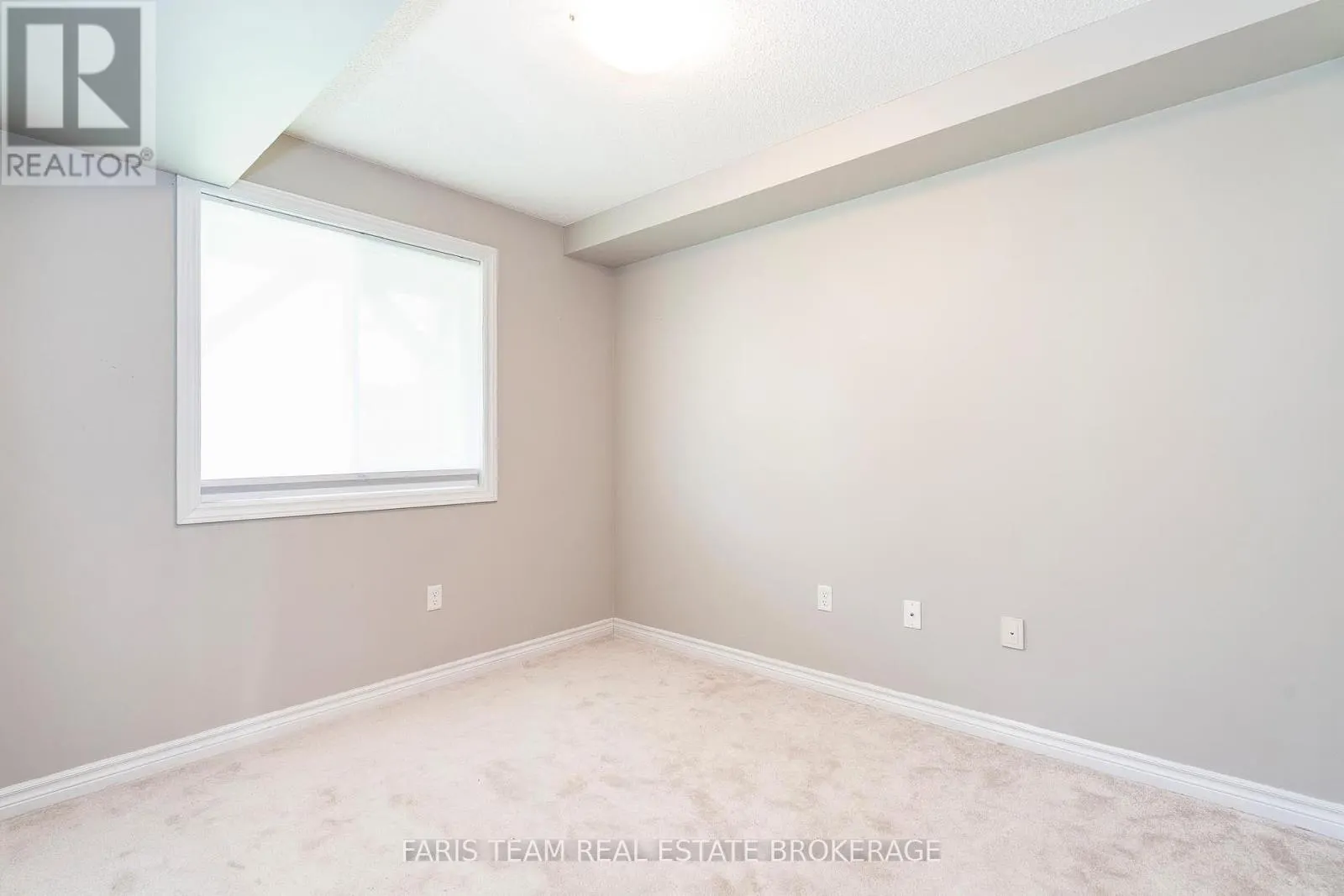9 - 57 FERNDALE DRIVE S