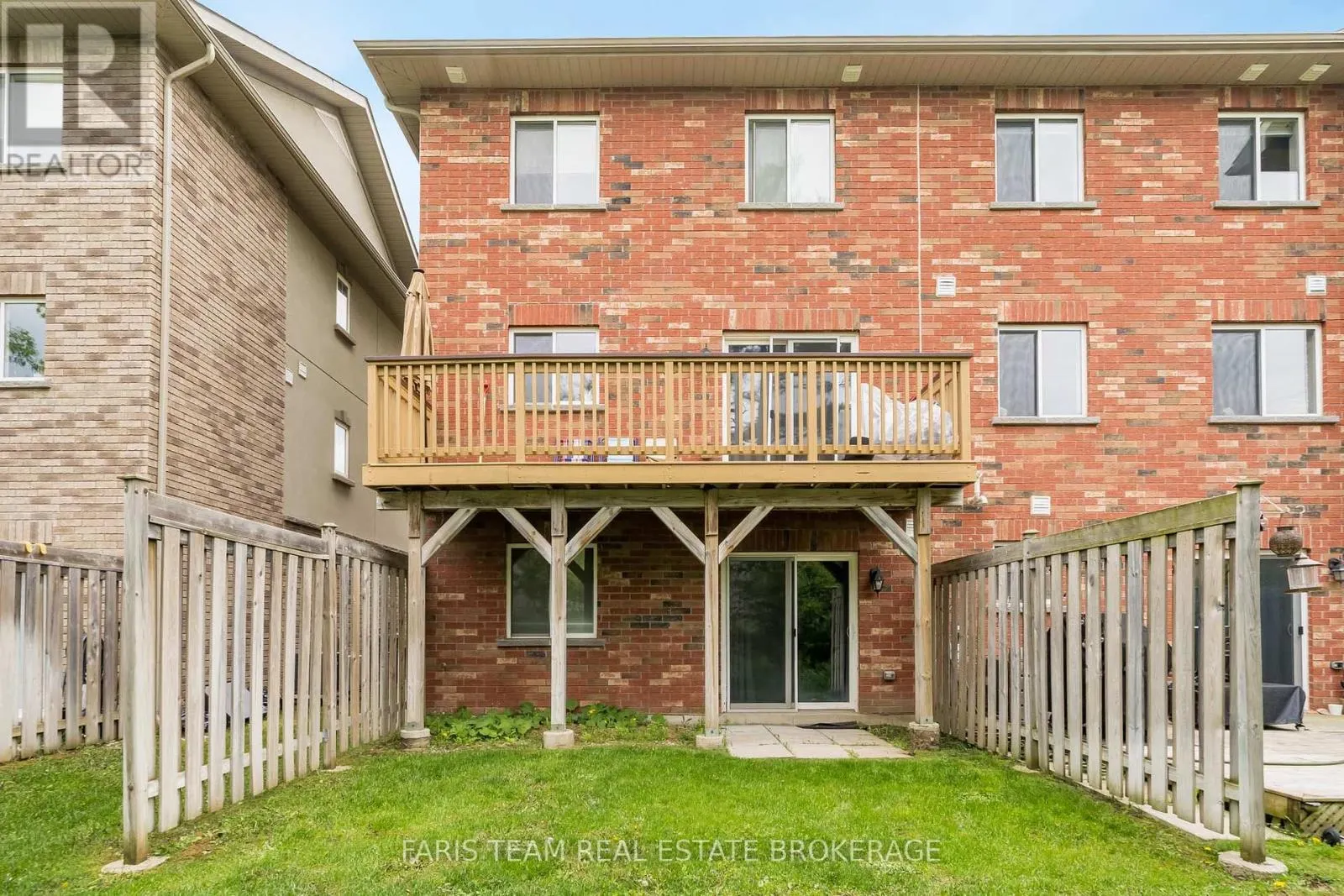 9 - 57 FERNDALE DRIVE S