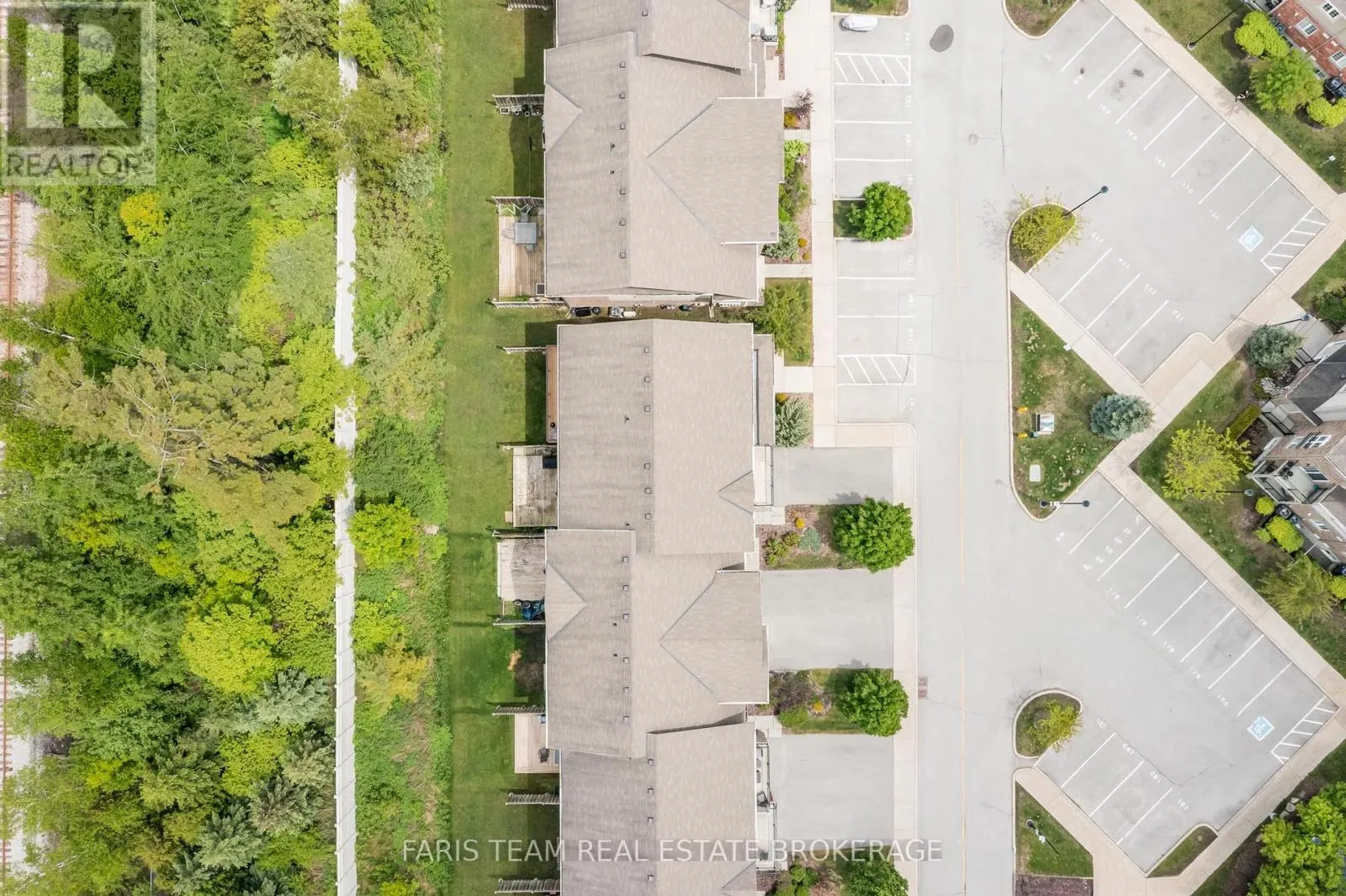 9 - 57 FERNDALE DRIVE S