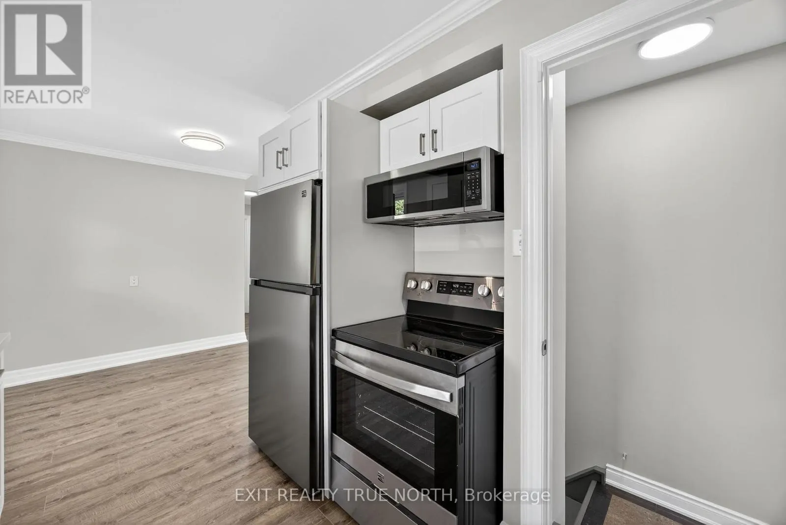 23 JANINE STREET