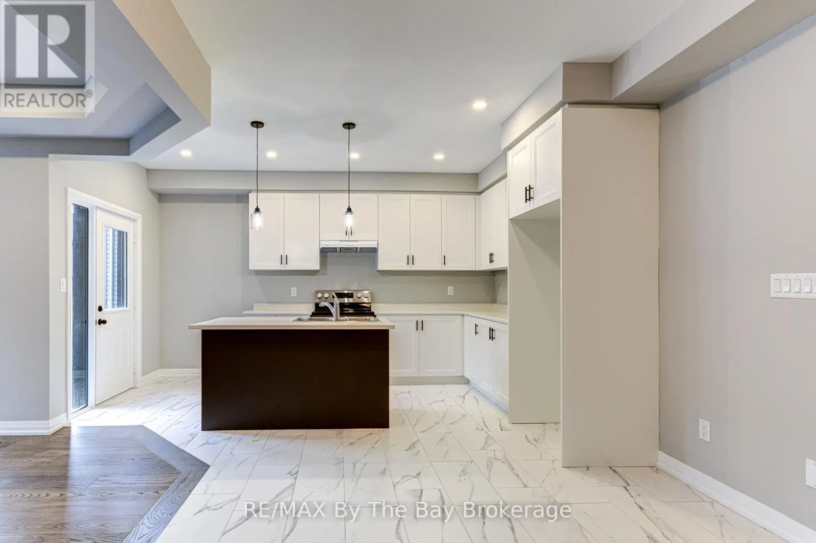 61 FEDERICA CRESCENT