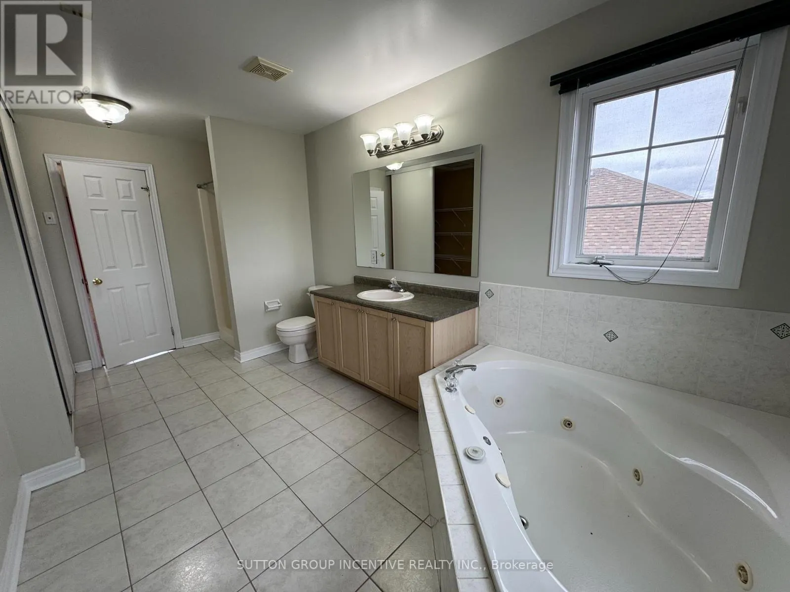 30 COUNTRY LANE