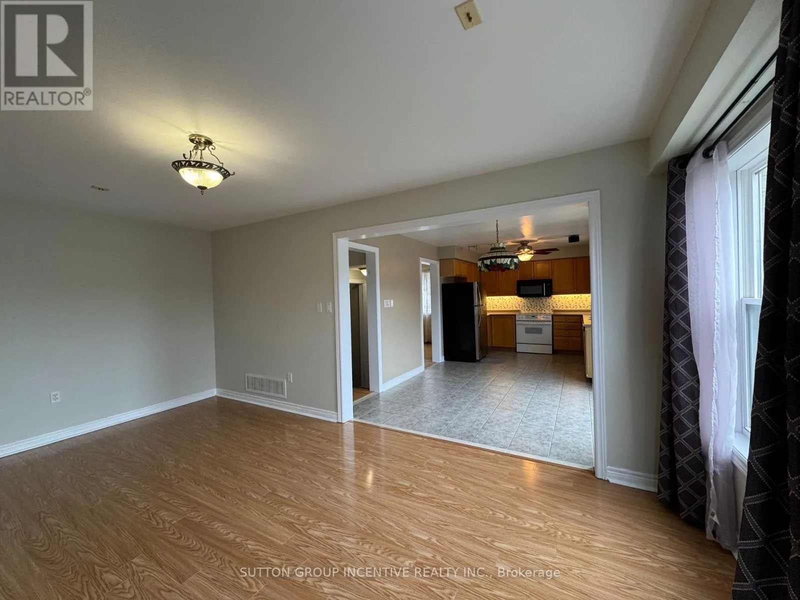 30 COUNTRY LANE