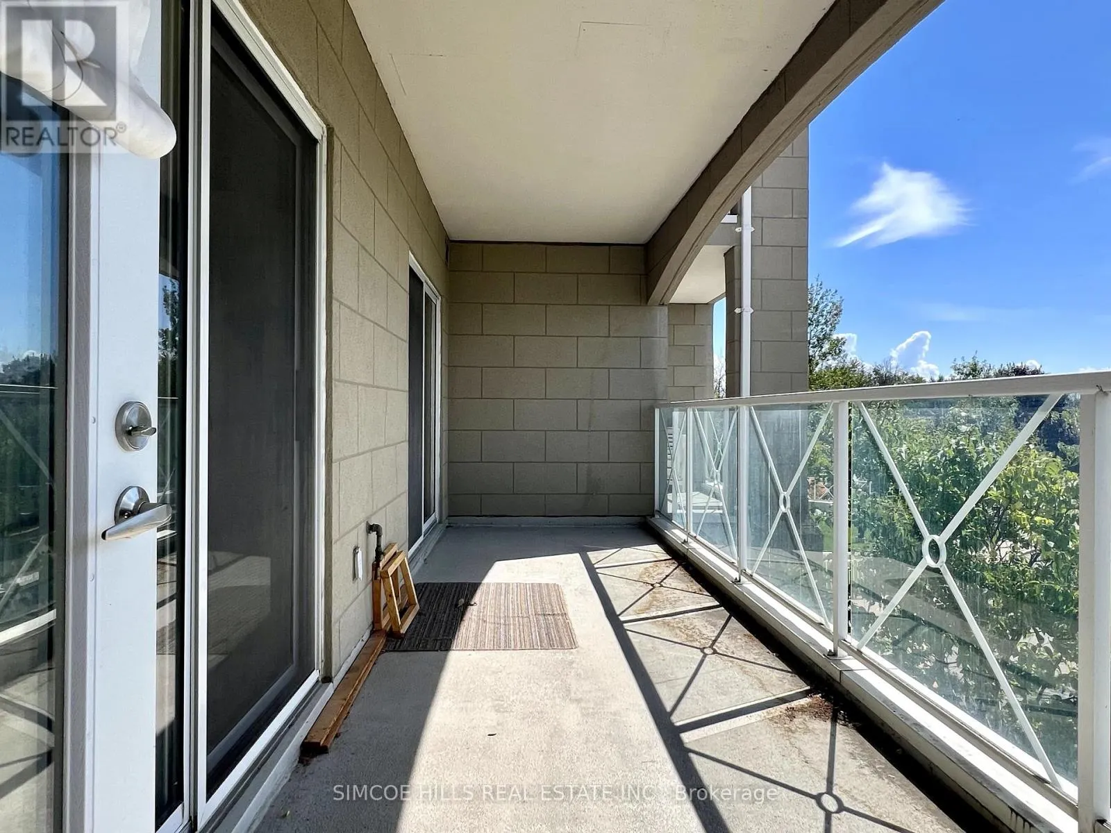 202 - 354 ATHERLEY ROAD
