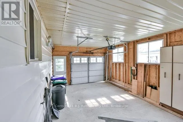 22 TAMARACK DRIVE