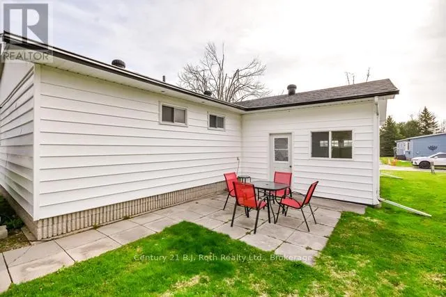 22 TAMARACK DRIVE