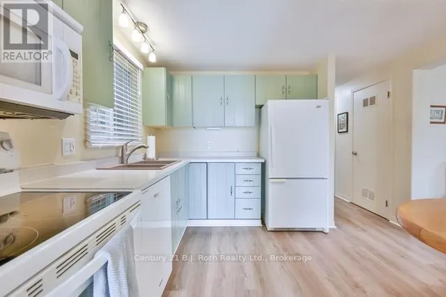 22 TAMARACK DRIVE