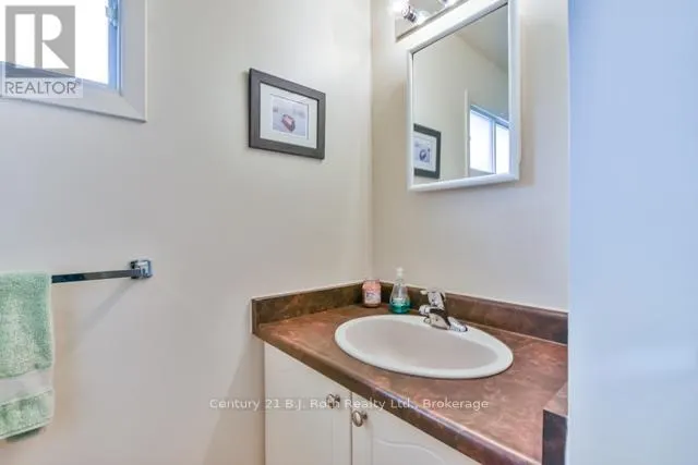 22 TAMARACK DRIVE