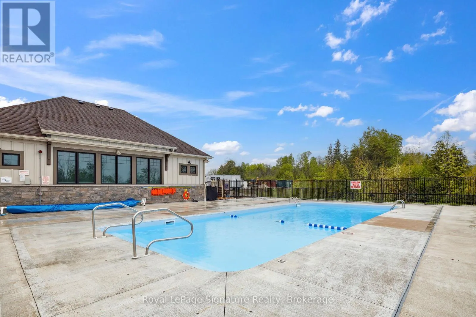 102 - 17 SPOONER CRESCENT, #102