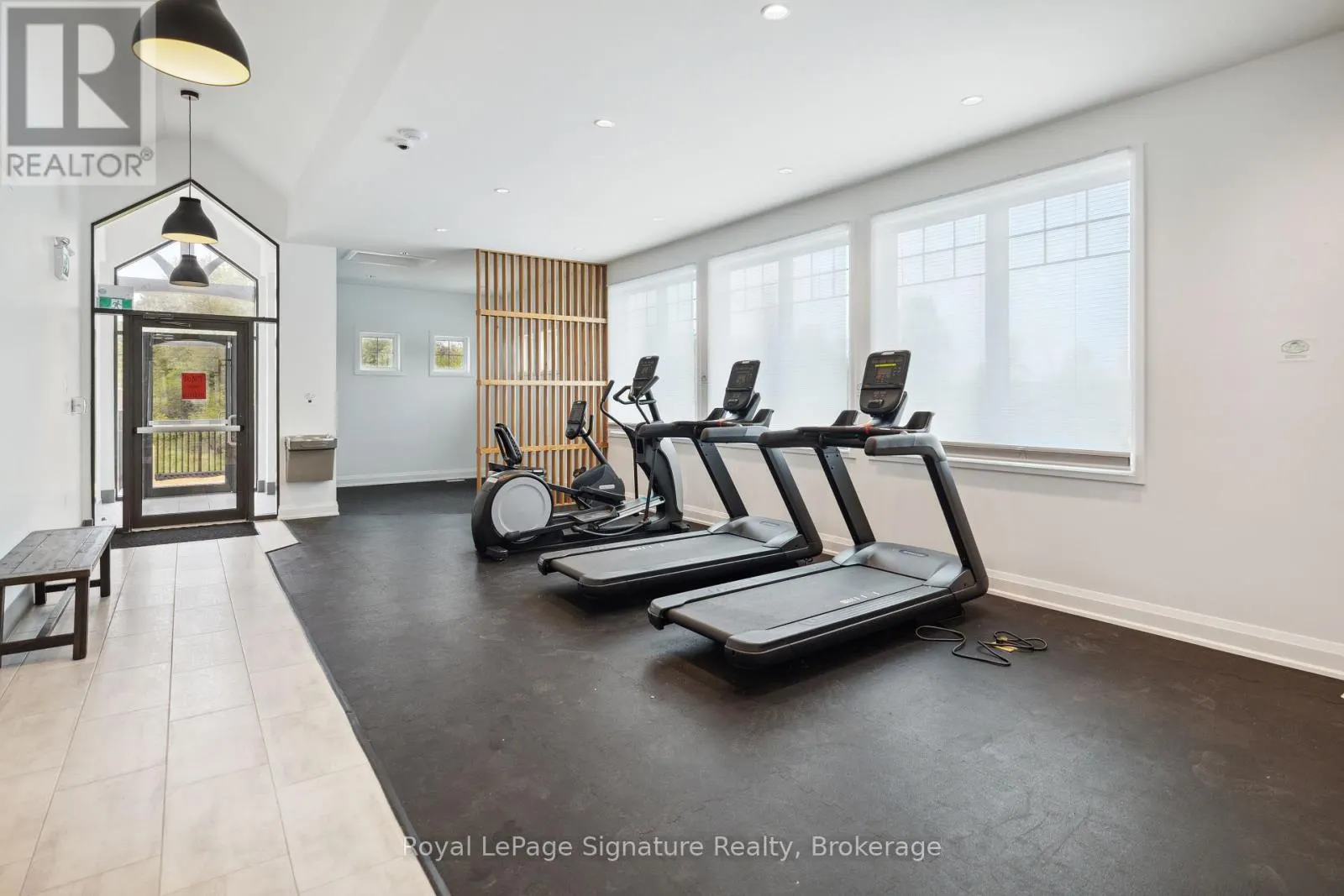 102 - 17 SPOONER CRESCENT, #102