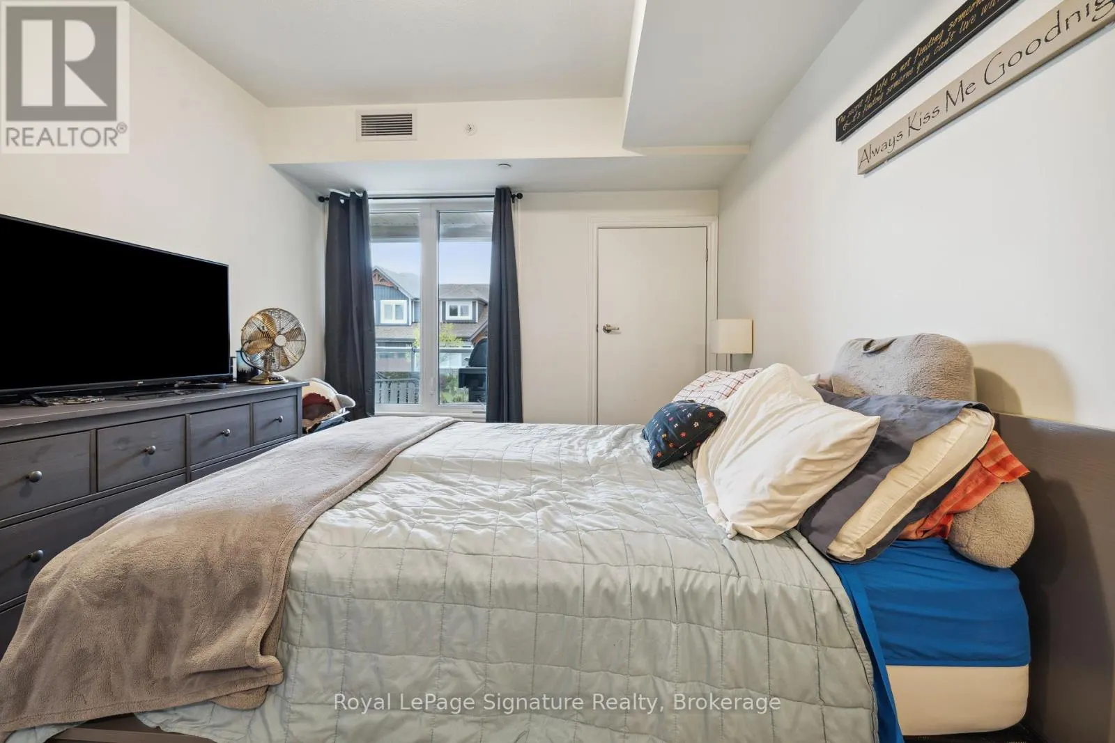 102 - 17 SPOONER CRESCENT, #102