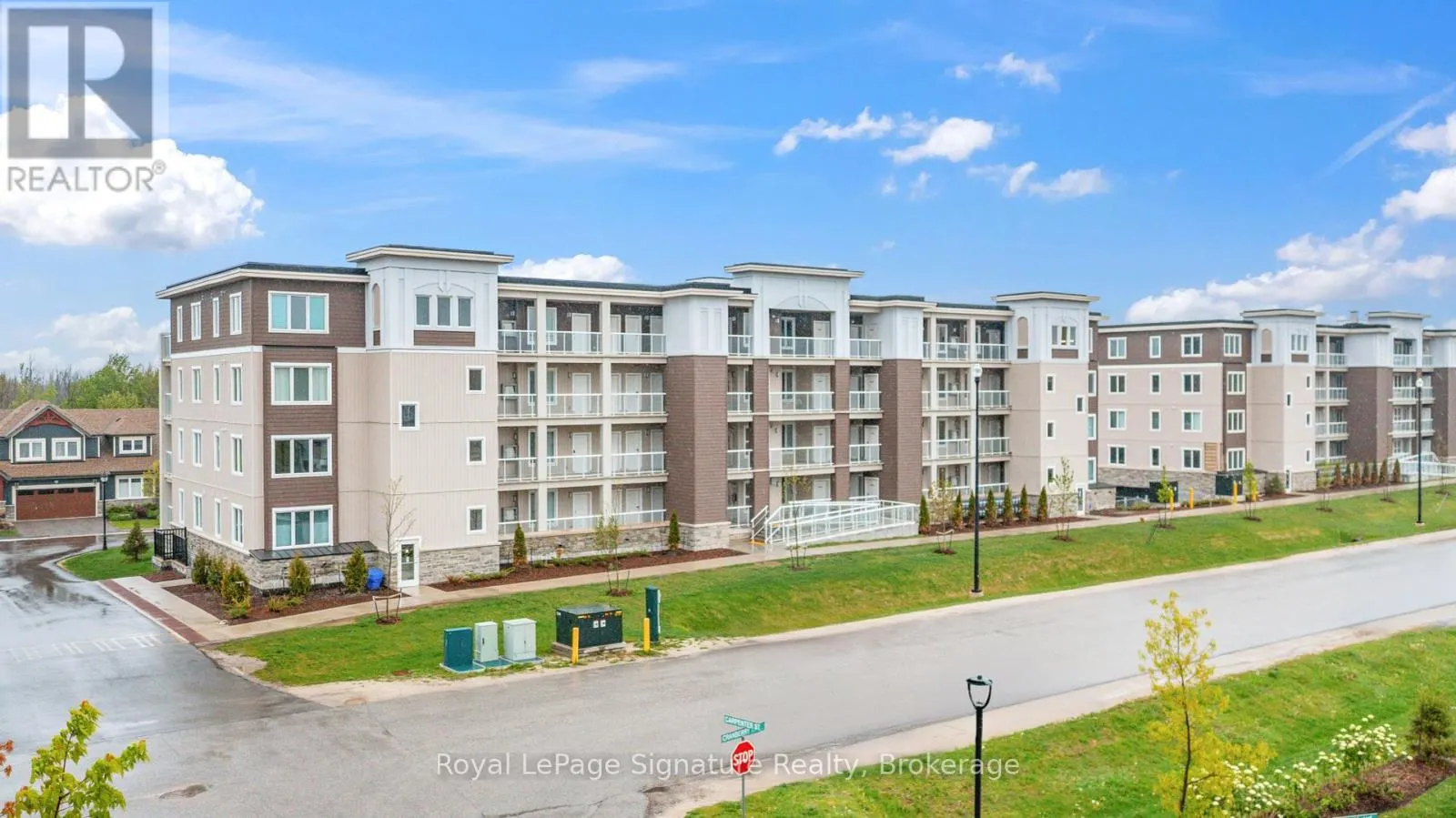102 - 17 SPOONER CRESCENT, #102