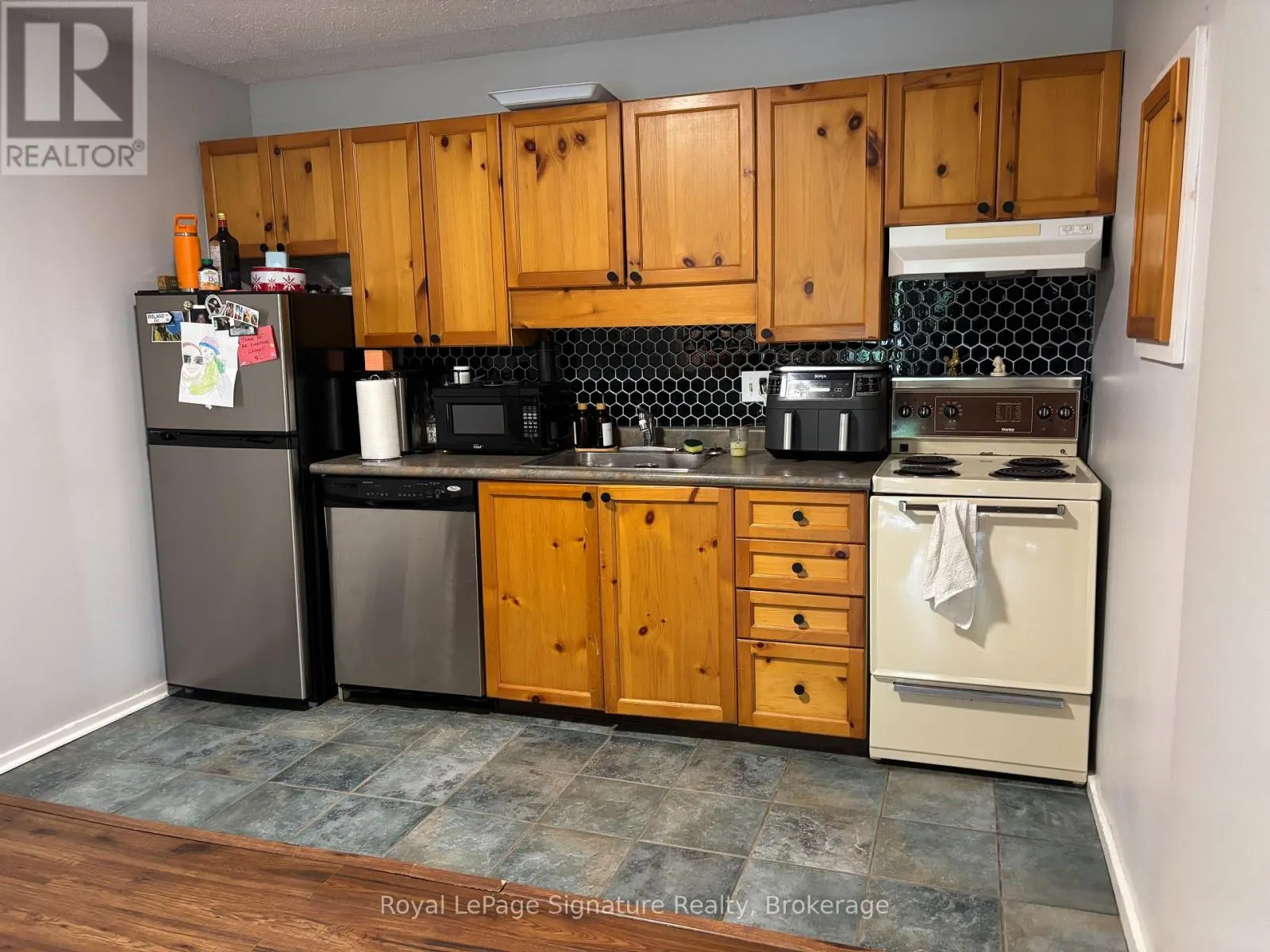 717 - 11 DAWSON DRIVE, #717
