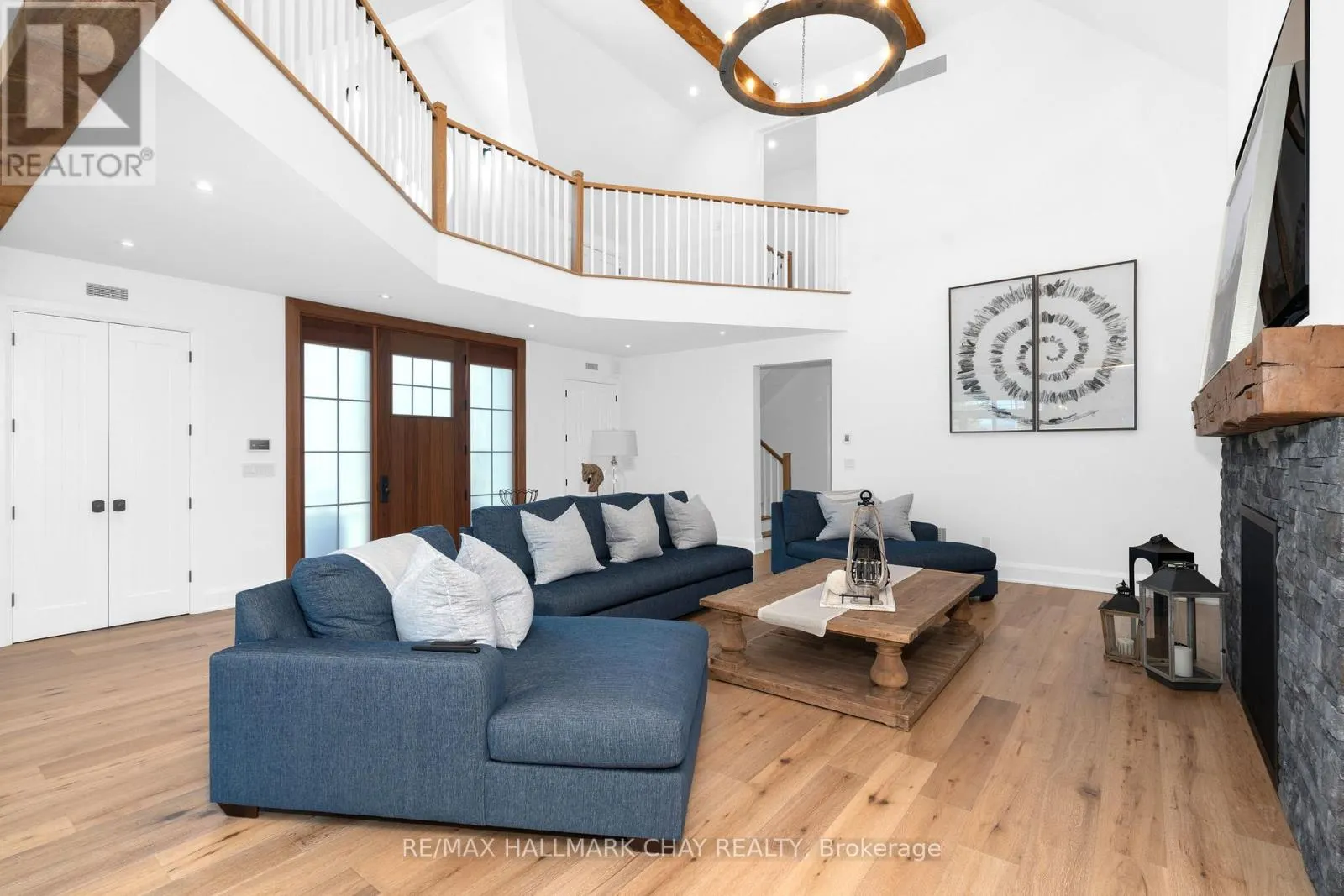 395 EASTDALE DRIVE