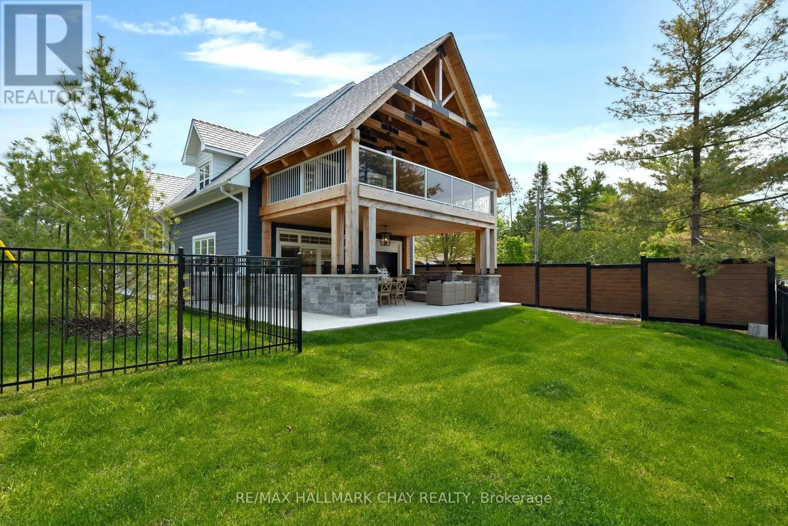 395 EASTDALE DRIVE