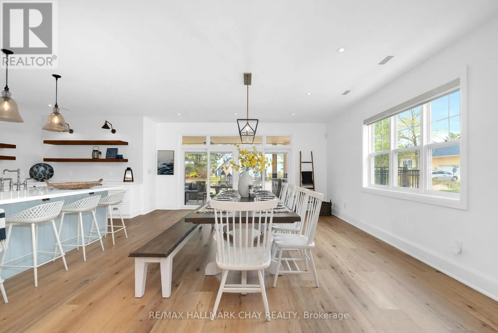 395 EASTDALE DRIVE