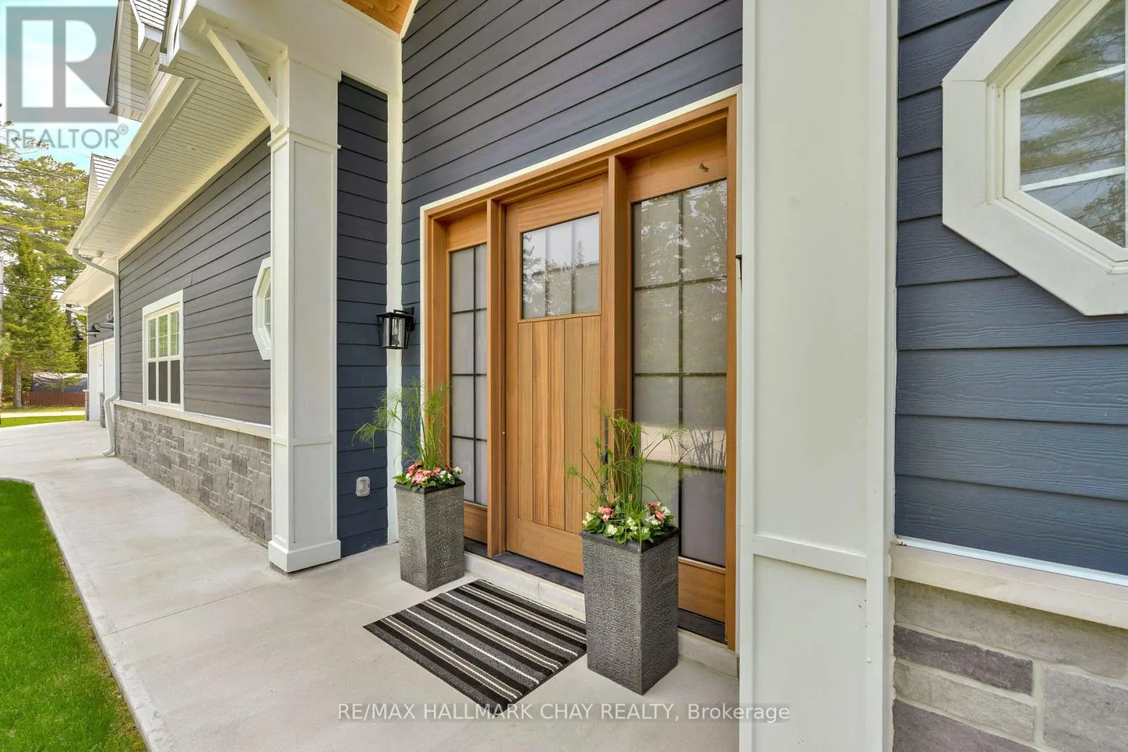 395 EASTDALE DRIVE