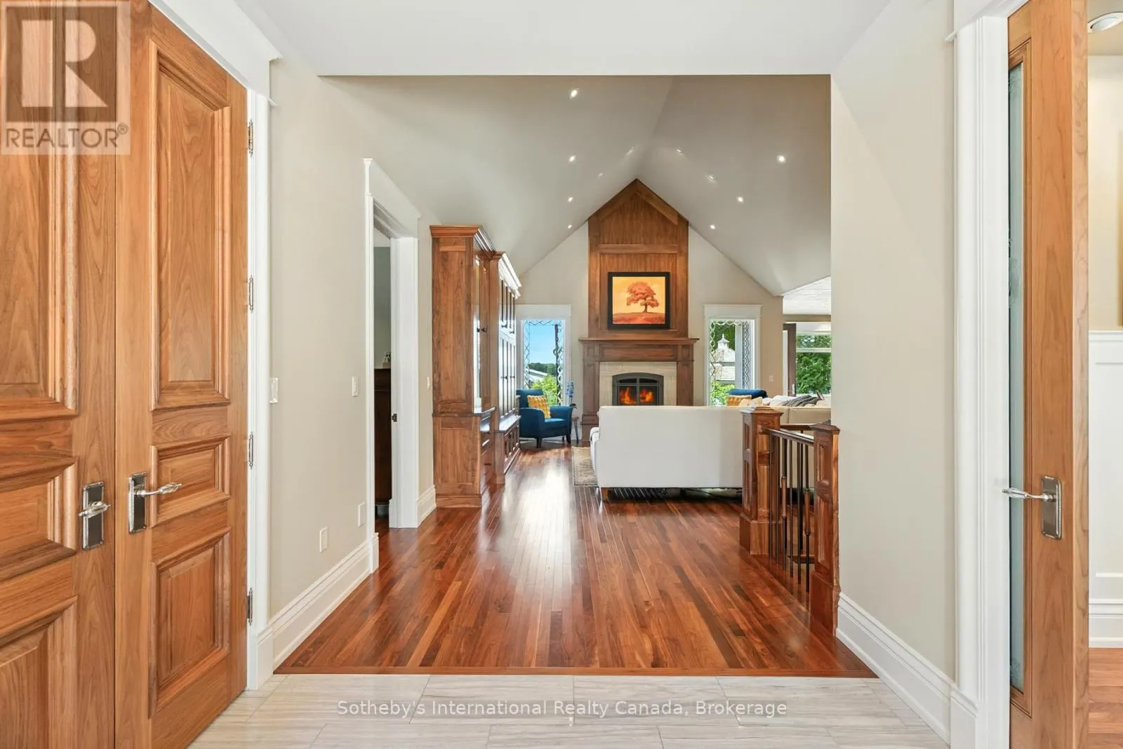 153 CREIGHTON STREET S
