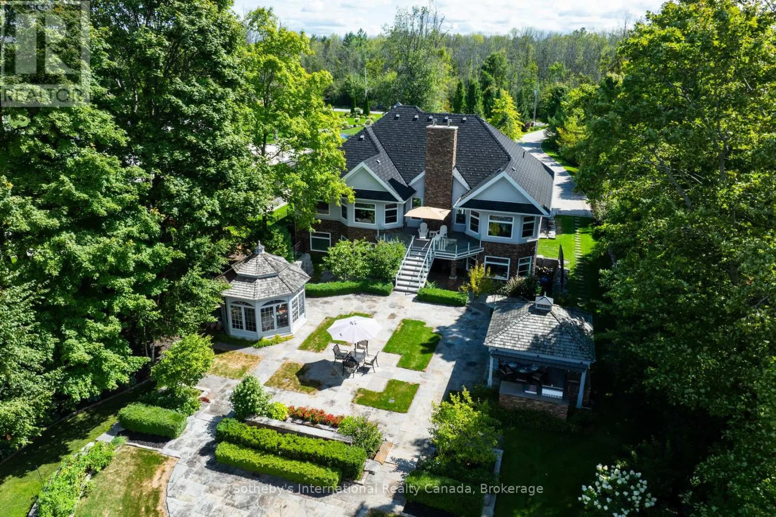 153 CREIGHTON STREET S