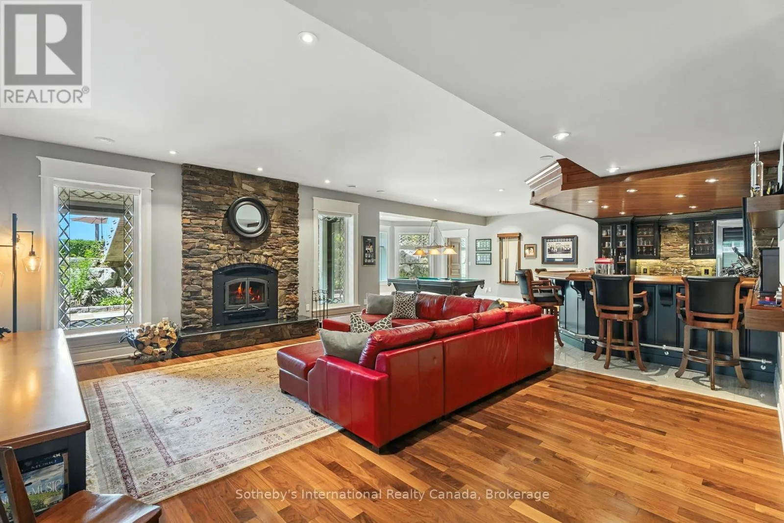 153 CREIGHTON STREET S