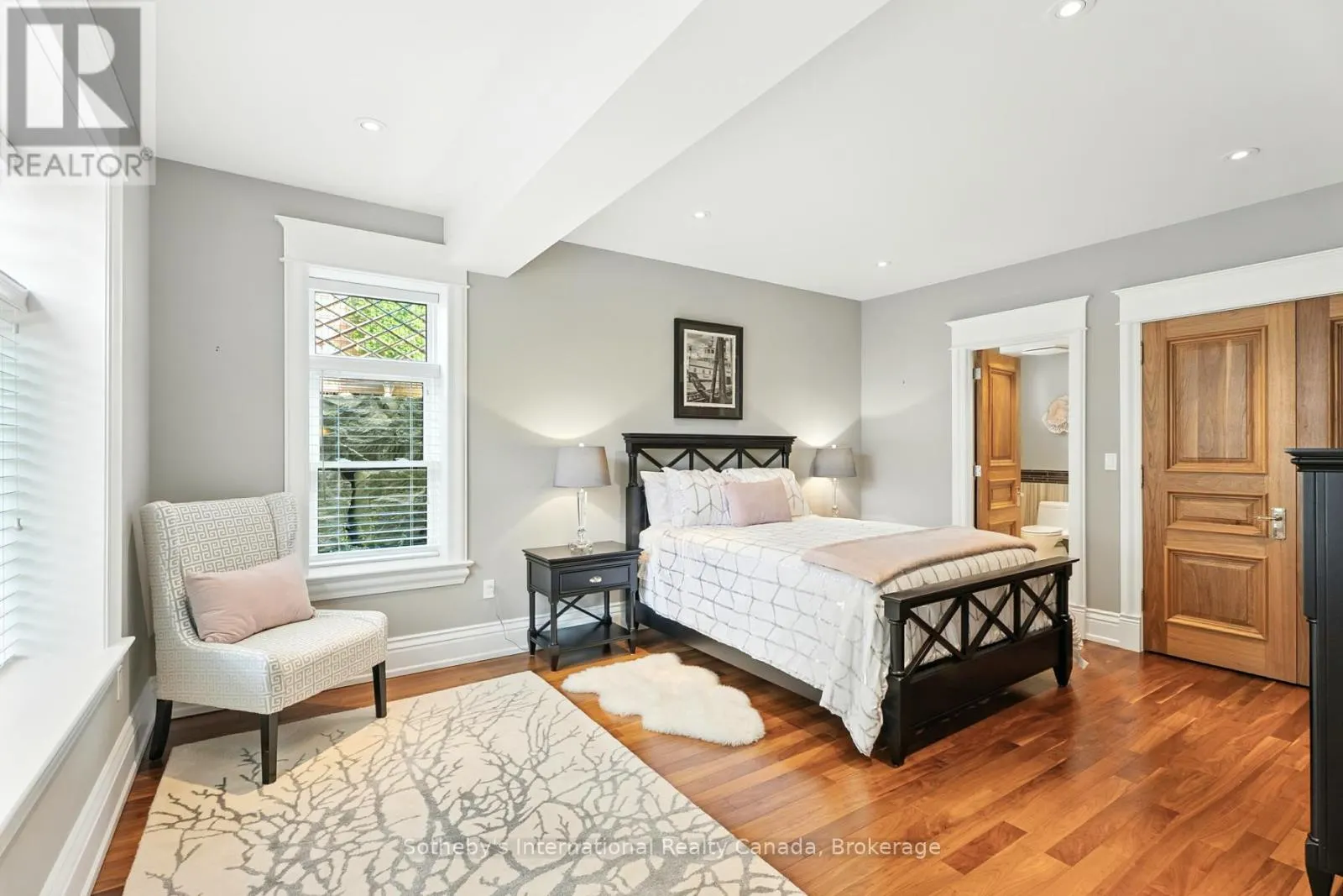 153 CREIGHTON STREET S