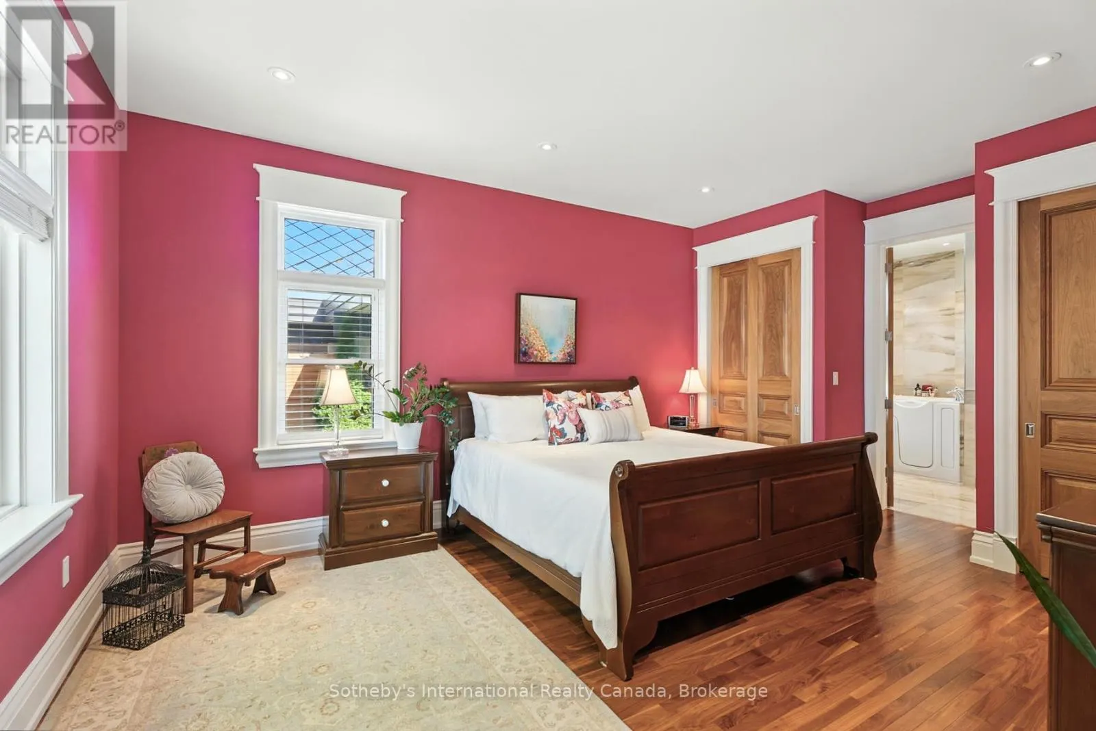 153 CREIGHTON STREET S