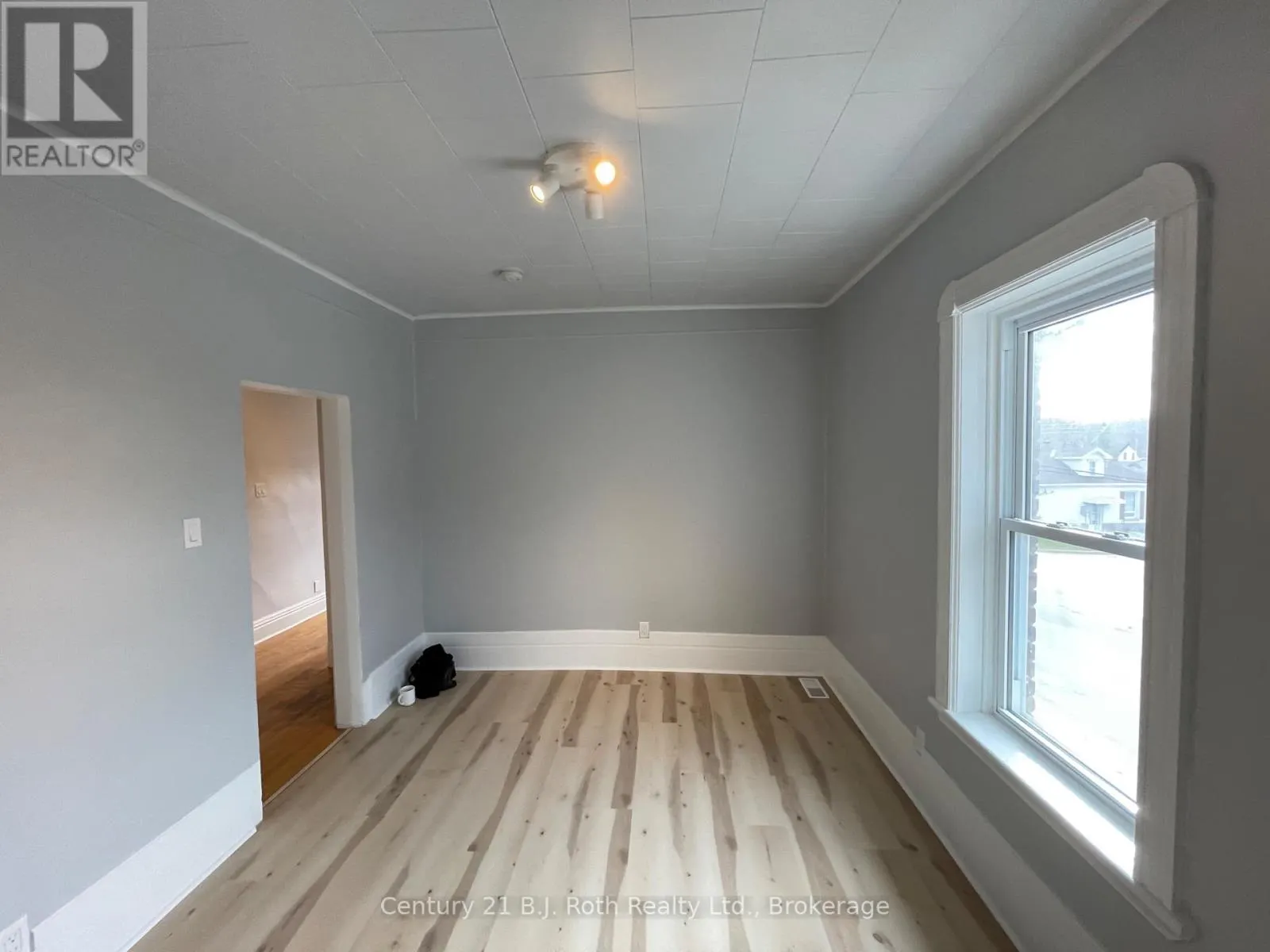 442 MIDLAND AVENUE