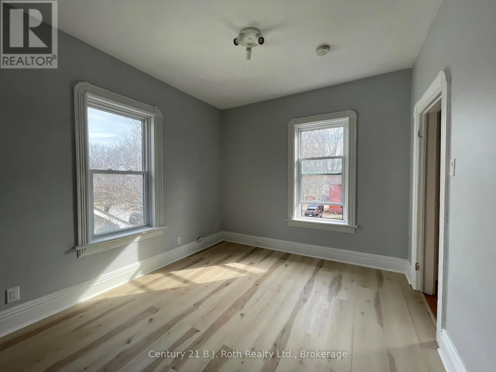 442 MIDLAND AVENUE