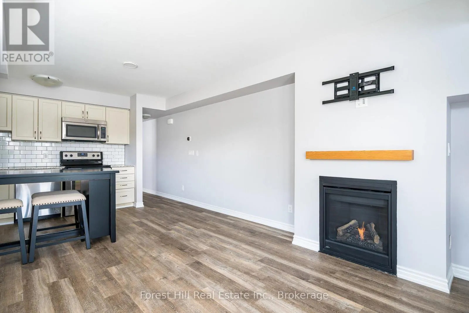 108 - 2 ANCHORAGE CRESCENT, #108