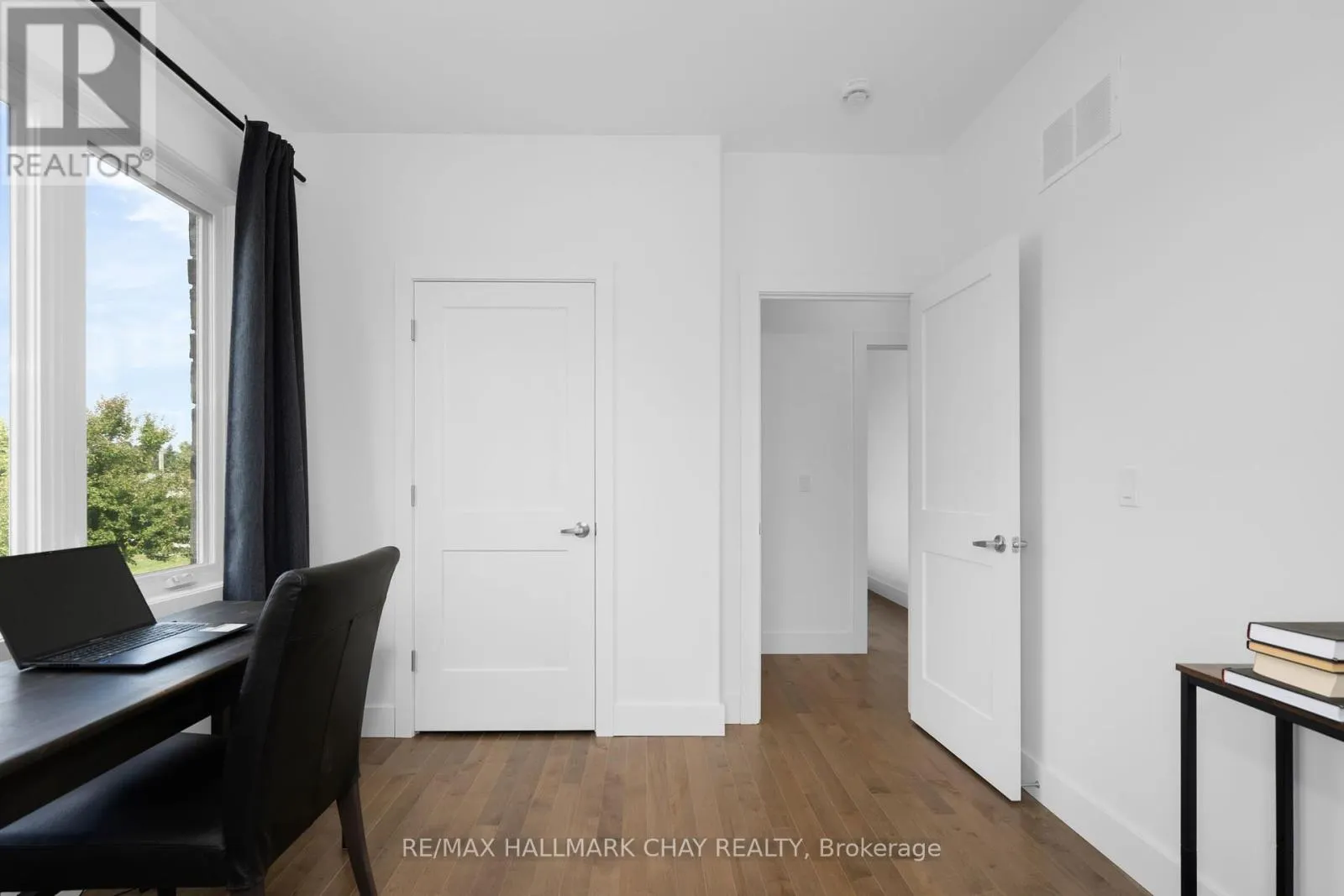 1415 15 16 SIDE ROAD E
