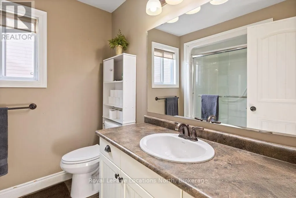 115 CHAMBERLAIN CRESCENT