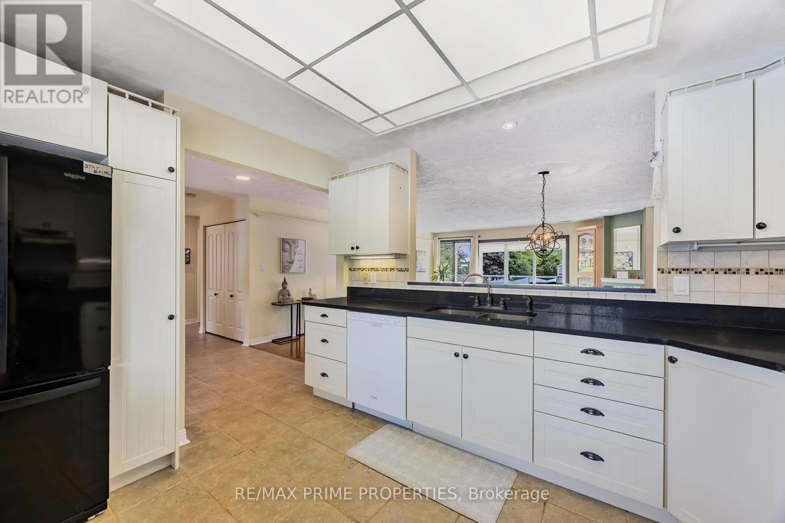 201 - 585 ATHERLEY ROAD
